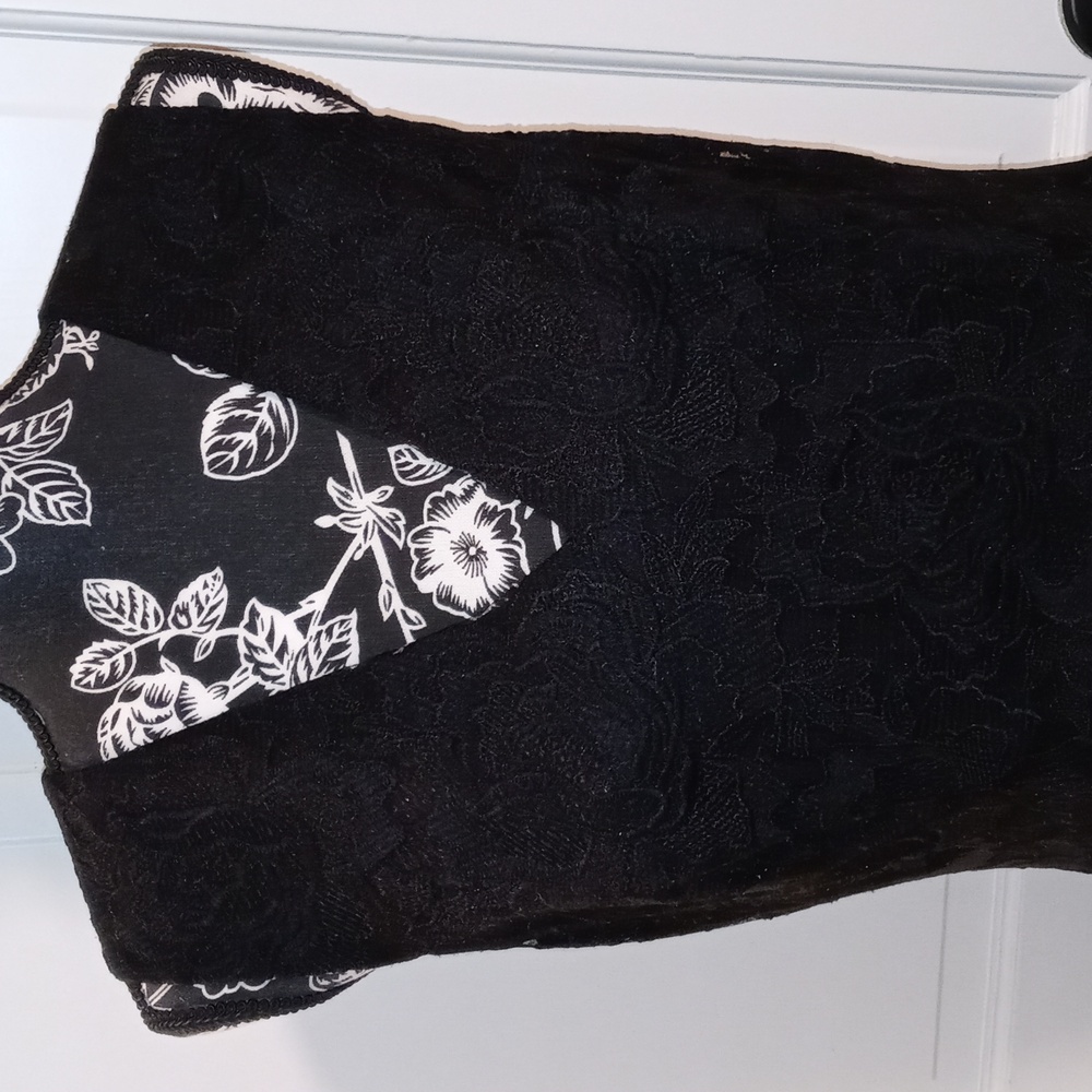 🖤White House Black Market🖤 - Black Fit & Flare Lace Cocktail Dress - Picture 6 of 15
